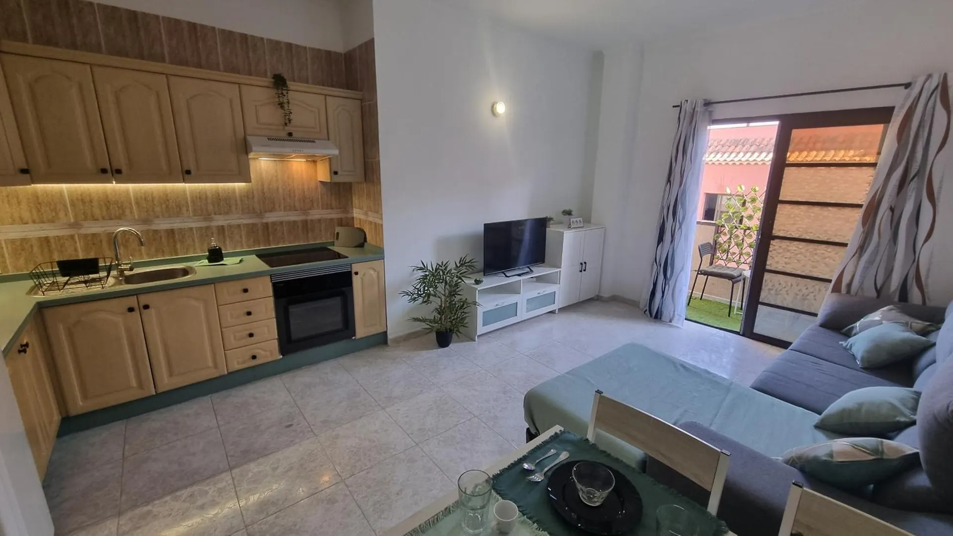 Diadas Home Breeze Guargacho